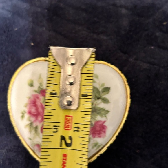 Porcelain Heart Box Pink Red Flowers - Picture 4 of 5